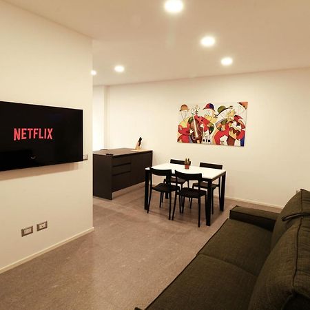 Hosting Studio - 2 Sondrio Buitenkant foto