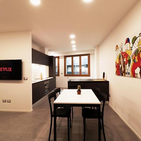 Hosting Studio - 2 Sondrio Buitenkant foto