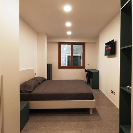 Hosting Studio - 2 Sondrio Buitenkant foto